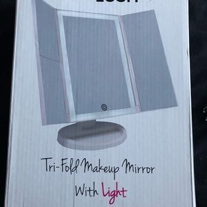 Trifold light up makeup mirror